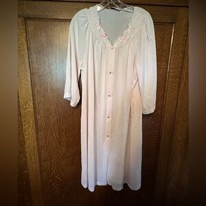 Shadowline Light Pink Rose Short Robe, OS